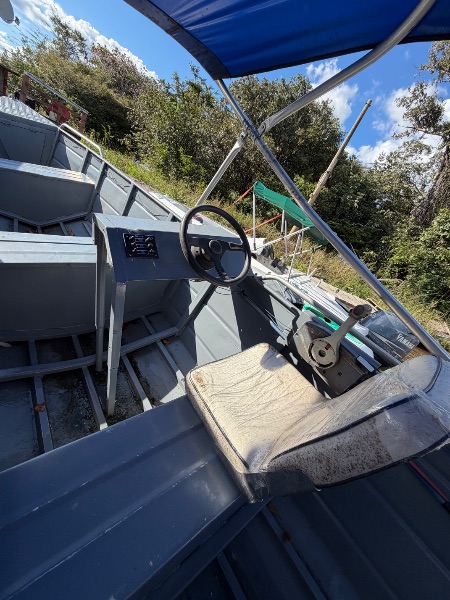 Bote de alumínio com motor 30hp
