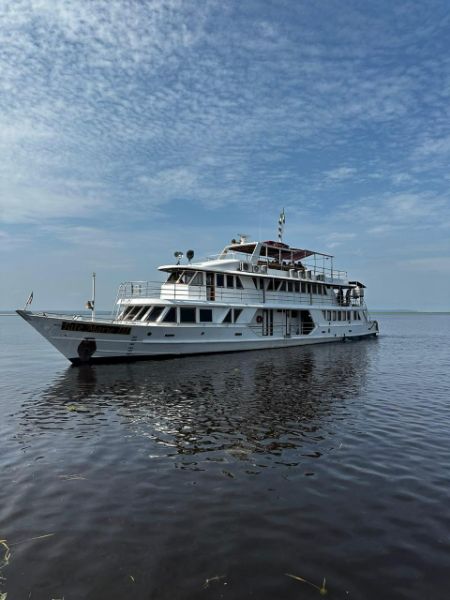 Viva uma experiência inesquecível a bordo do Iate Marie III! Conforto, segurança, gastronomia e paisagens incríveis da Amazônia em passeios privativos para quem busca momentos únicos no rio. Ideal para turismo, eventos, lazer e experiências especiais.