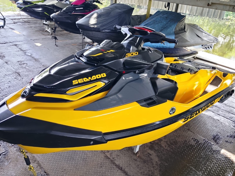 Vendo cota de jet 300